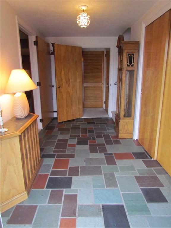 422 Balconade Drive Pittsburgh, PA 15236 - Photo 3 of 25