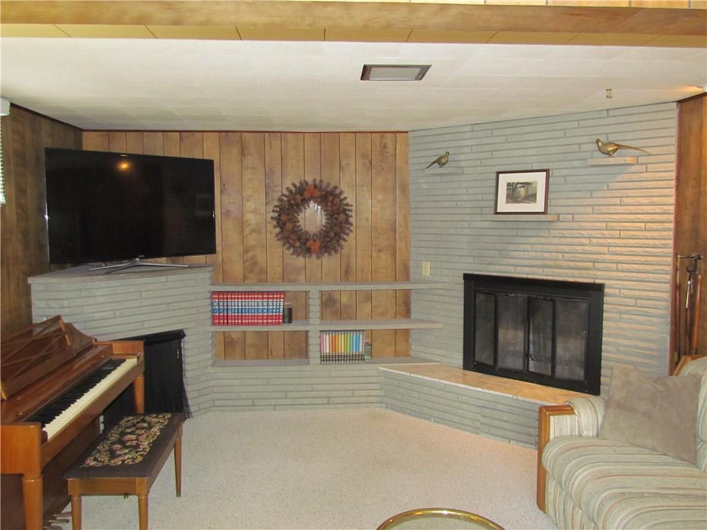 422 Balconade Drive Pittsburgh, PA 15236 - Photo 5 of 25