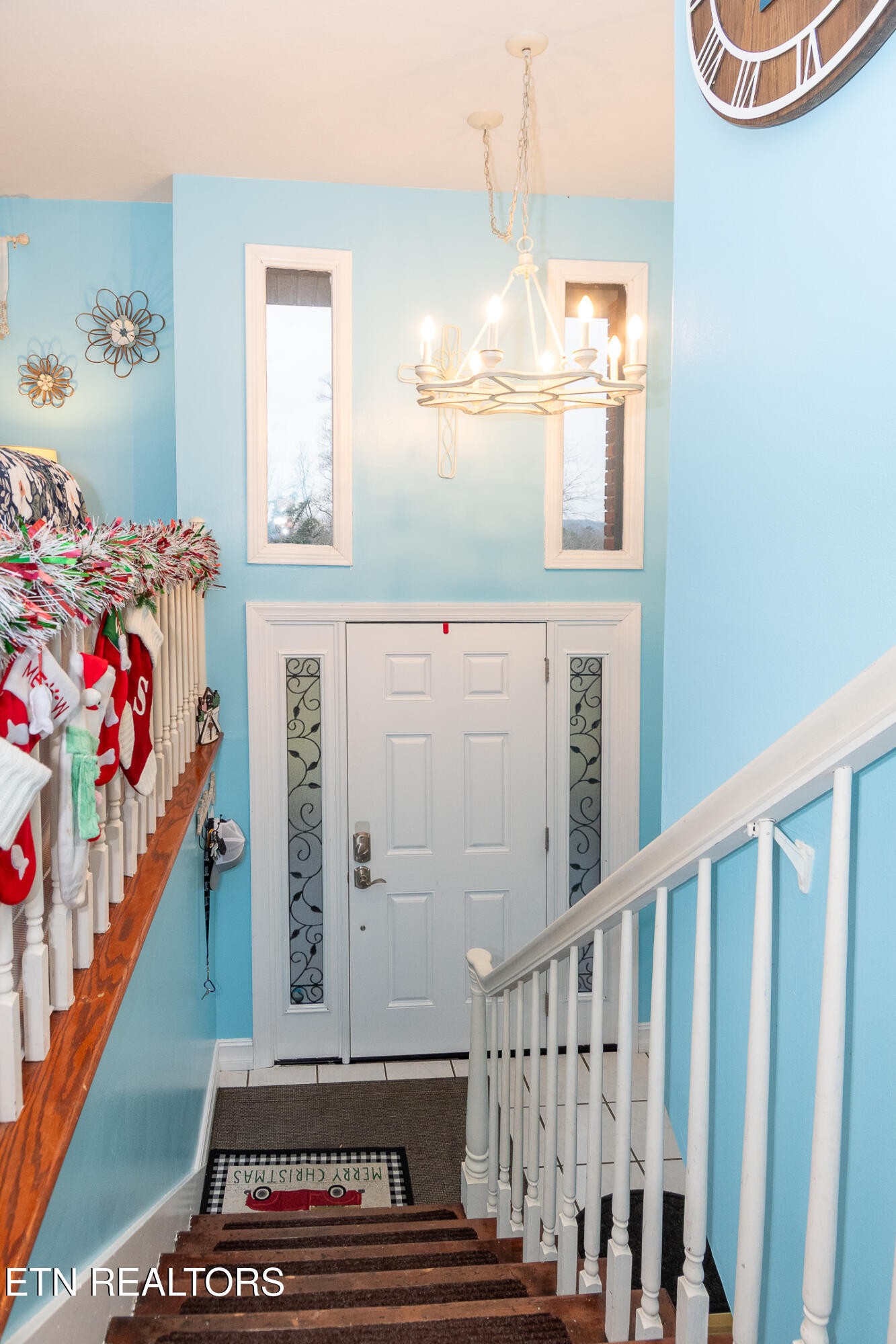 109 Ivy Lane Clinton, TN 37716 - Photo 3 of 36 a view of a hallway with wooden floor and entryway