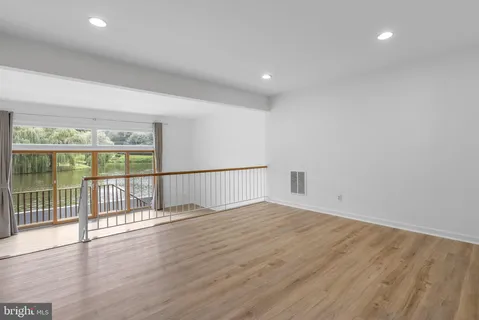 $600,000 | 166 New Mark Esplanade, Rockville, MD 20850