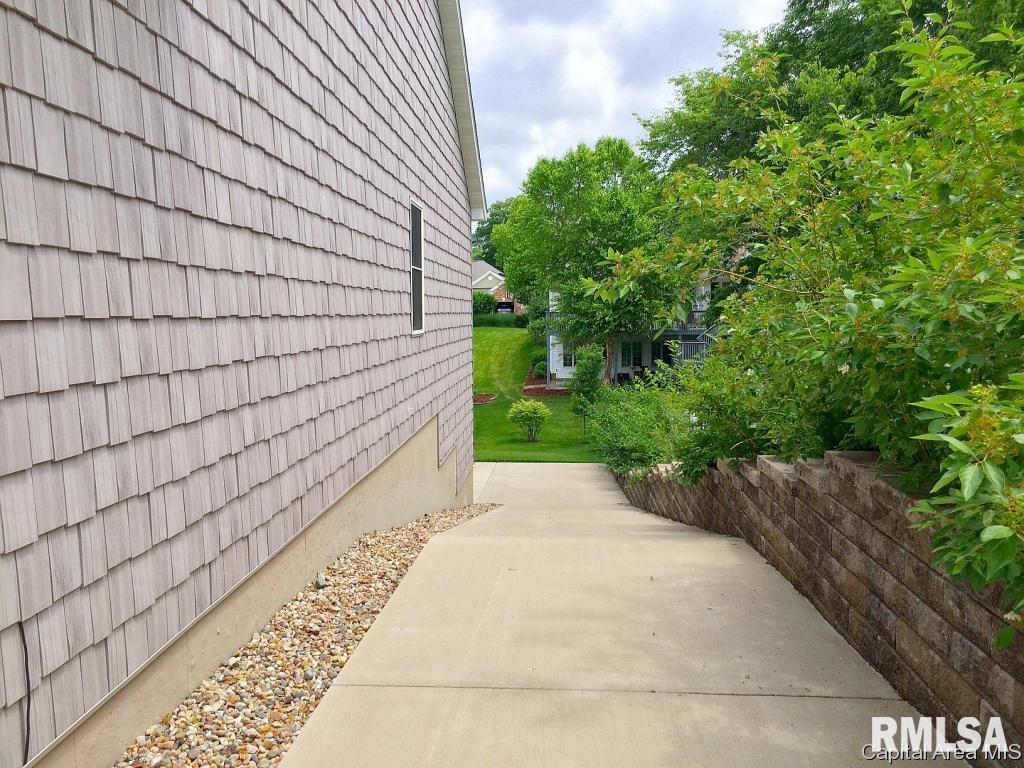 6208 Northampton Lane Springfield, IL 62711 - Photo 5 of 36