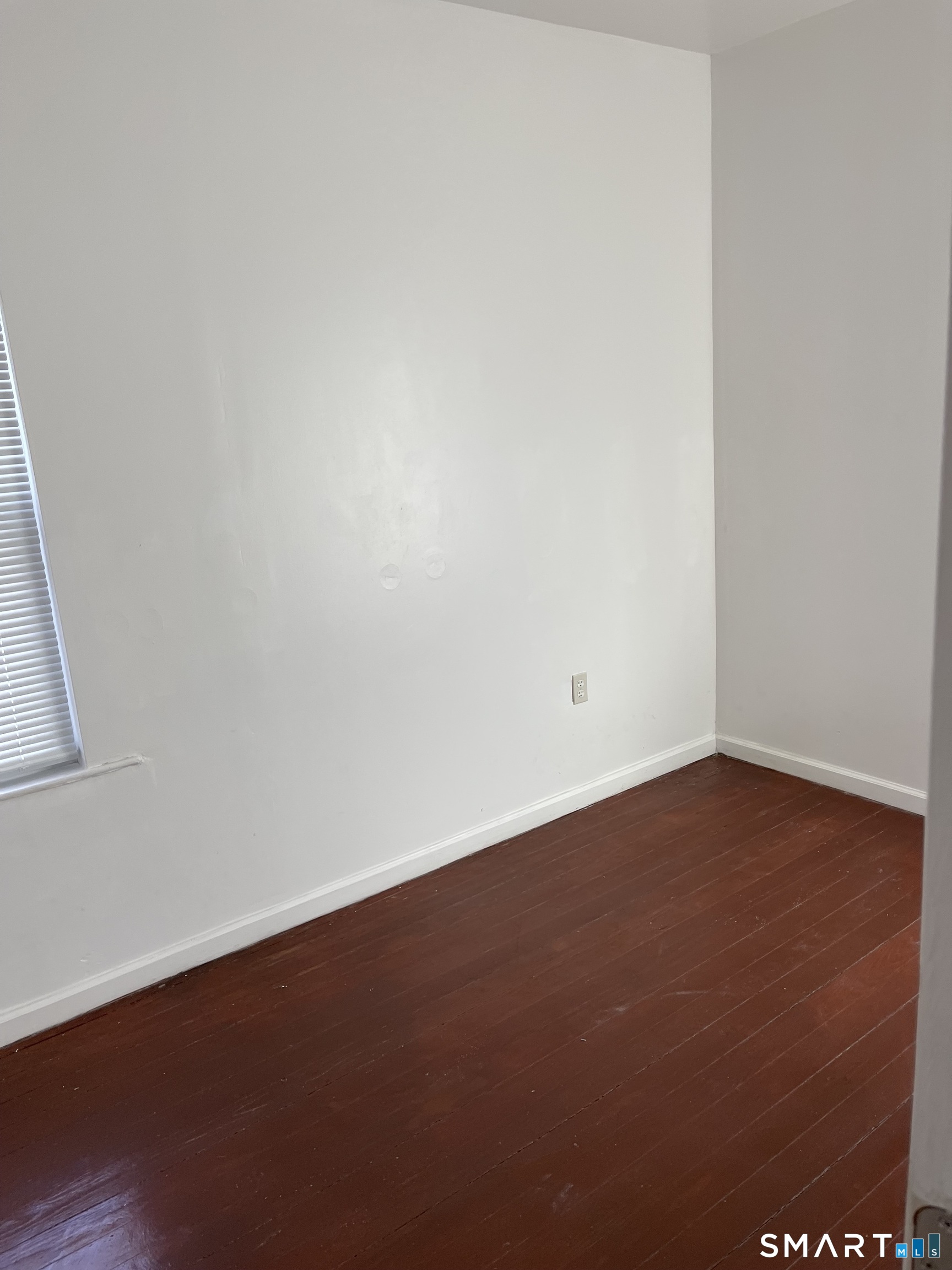 191 Parrott Avenue, Unit 1 Bridgeport, CT 06606 - Photo 6 of 9 a view of an empty room