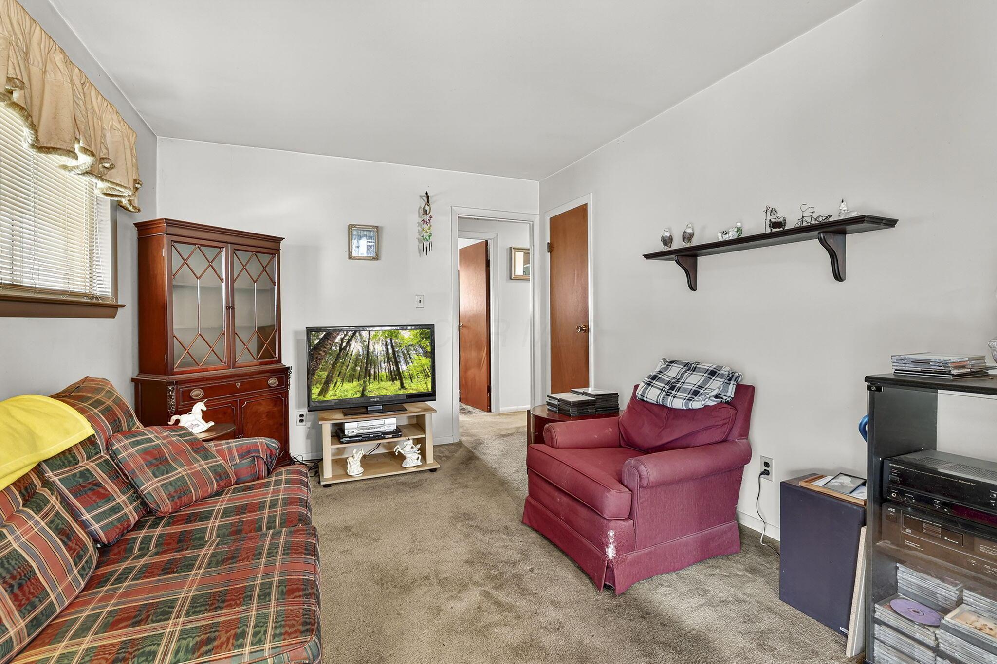 1529 South Hamilton Road Columbus, OH 43227 - Photo 11 of 49 14-web-or-mls-011A6693