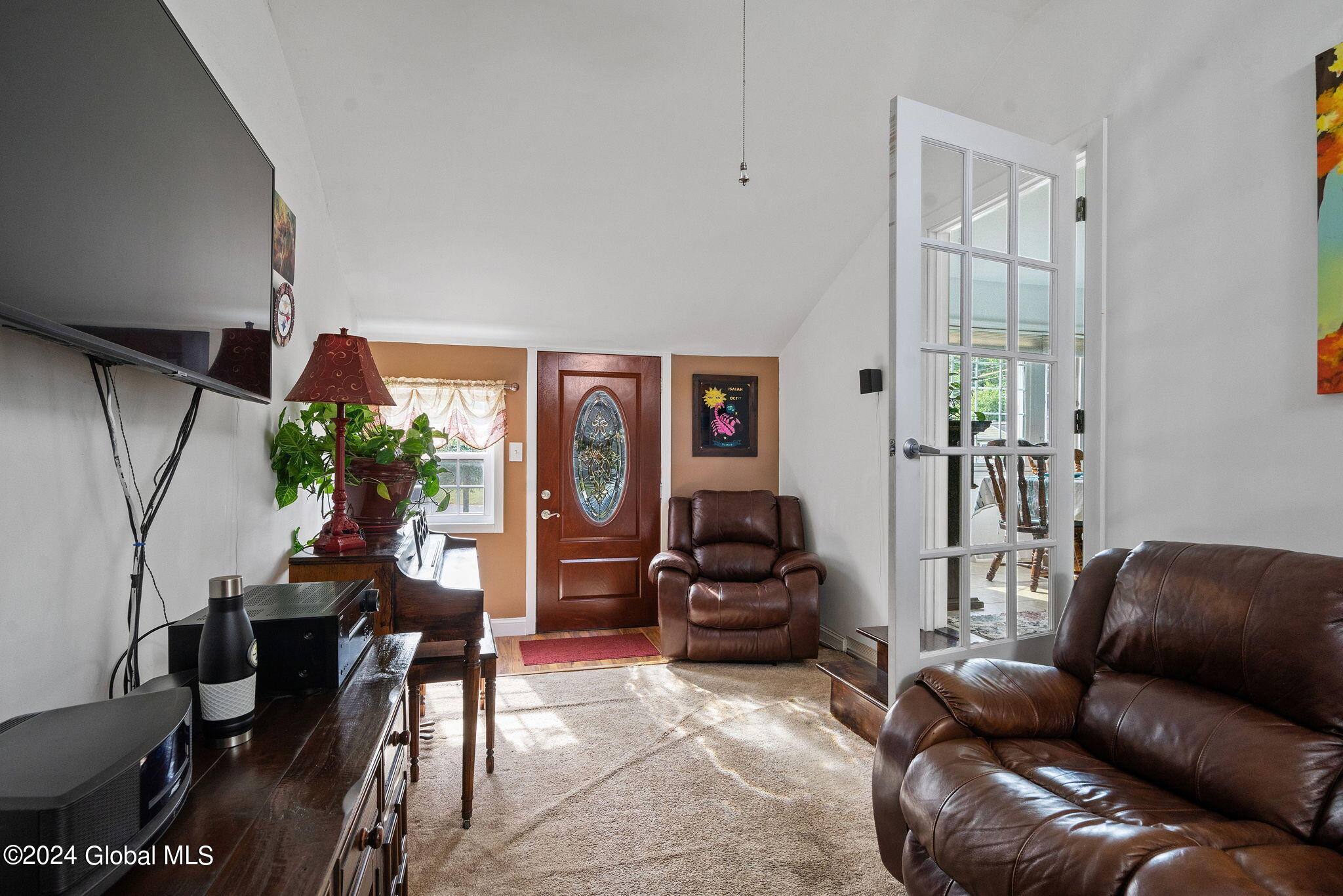 458 Chiswell Road Schenectady, NY 12304 - Photo 8 of 37 6-web-or-mls-458-chiswell-rd