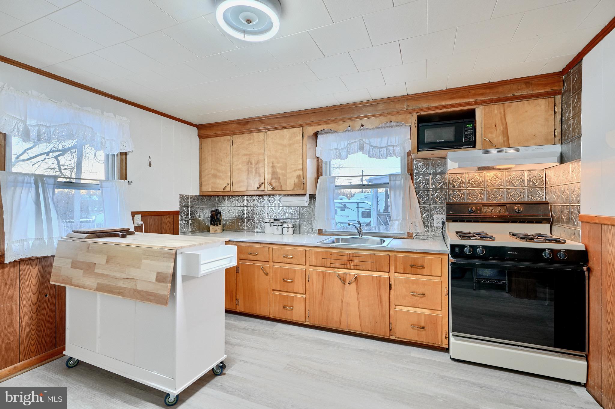 11 Chandelle Road Middle River, MD 21220 - Photo 15 of 48 Kitchen