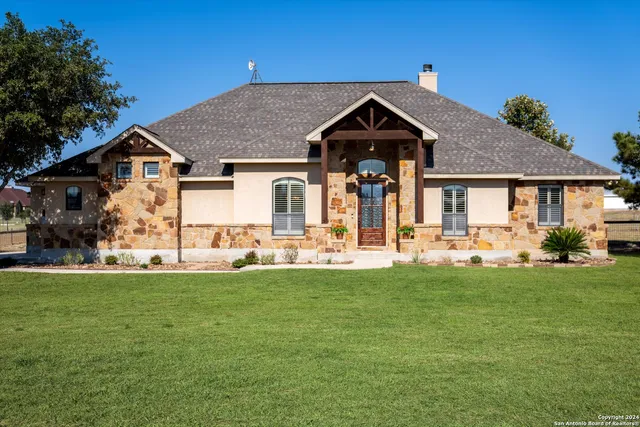 $554,900 | 117 Abrego Run, Floresville, TX 78114