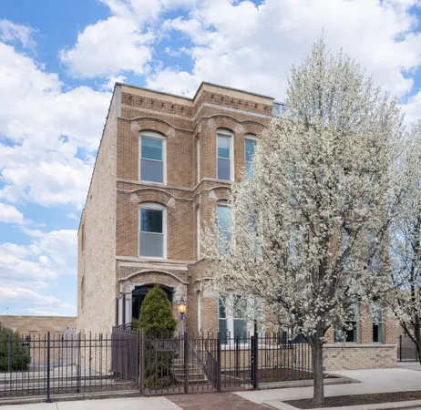$2,200,000 | 1420 West Fulton Street, Chicago, IL 60607