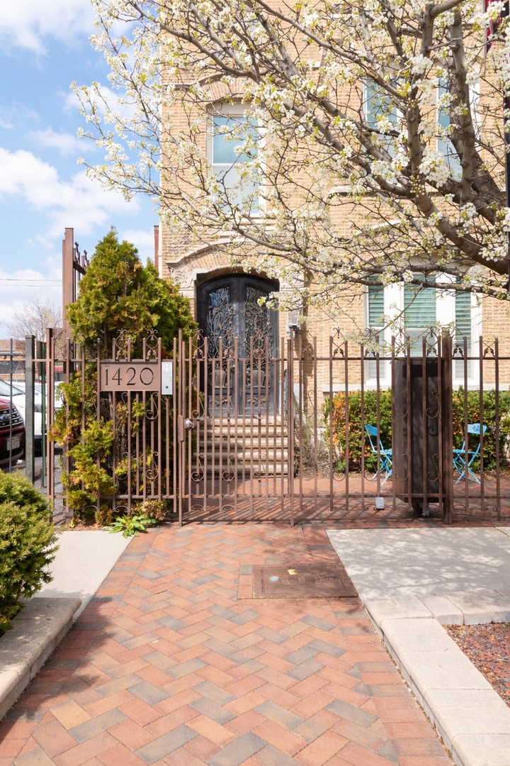 1420 West Fulton Street Chicago, IL 60607 - Photo 3 of 17