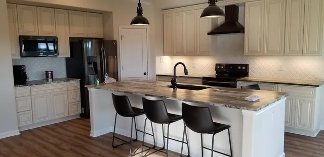 $3,100 | 12987 F M Road 2769 Road, Austin, TX 78726