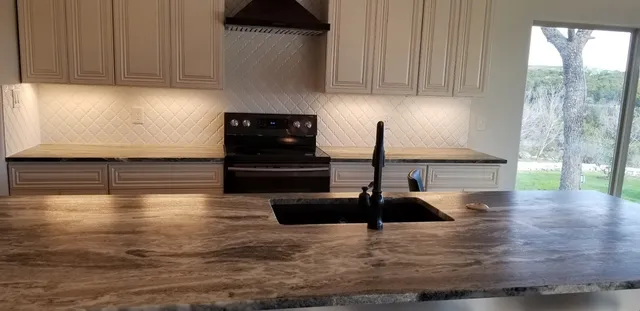 $3,100 | 12987 F M Road 2769 Road, Austin, TX 78726