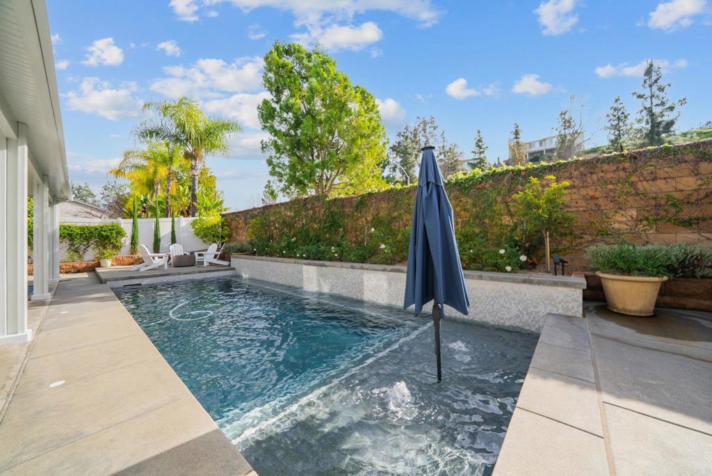 31401 Chemin Chevalier Temecula, CA 92591 - Photo 12 of 74 a view of a terrace with a sitting space