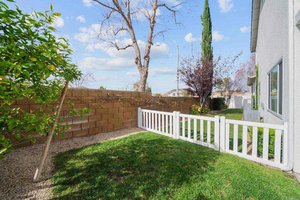 31401 Chemin Chevalier Temecula, CA 92591 - Photo 14 of 74 a view of a wooden fence