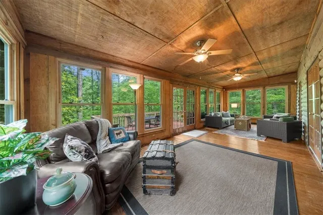 $365,000 | 15 Bailey Street, Whitesburg, GA 30185