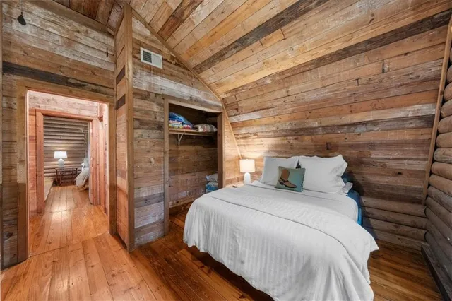 $365,000 | 15 Bailey Street, Whitesburg, GA 30185