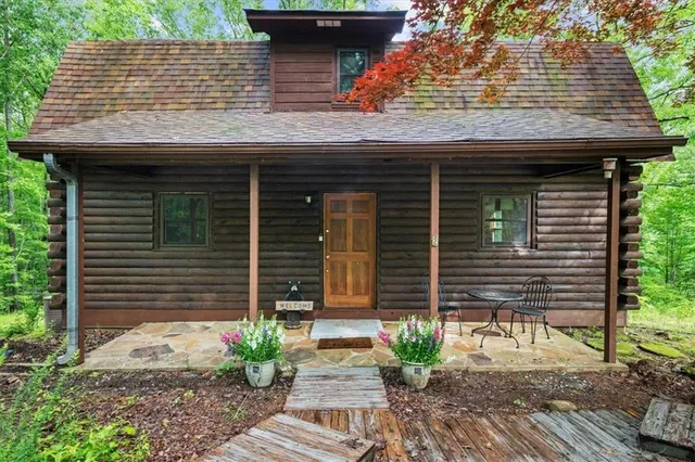 $365,000 | 15 Bailey Street, Whitesburg, GA 30185