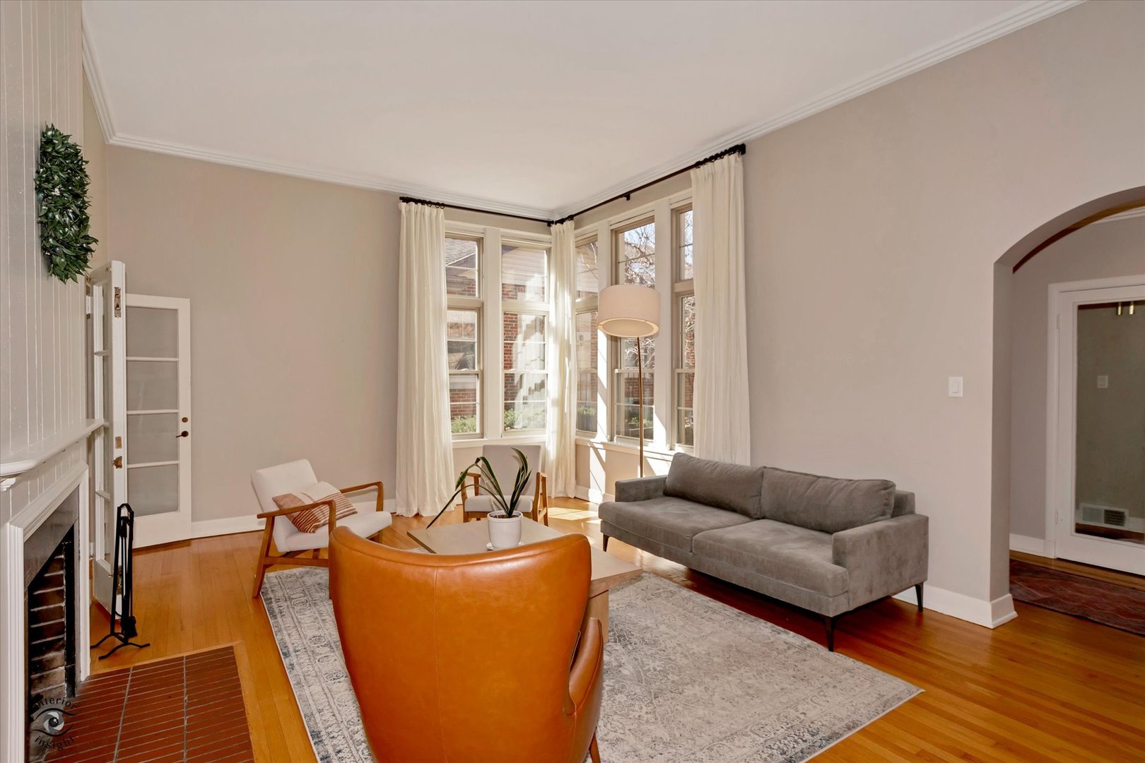 10025 South Hamilton Avenue Chicago, IL 60643 - Photo 11 of 51 a living room with furniture and a fireplace