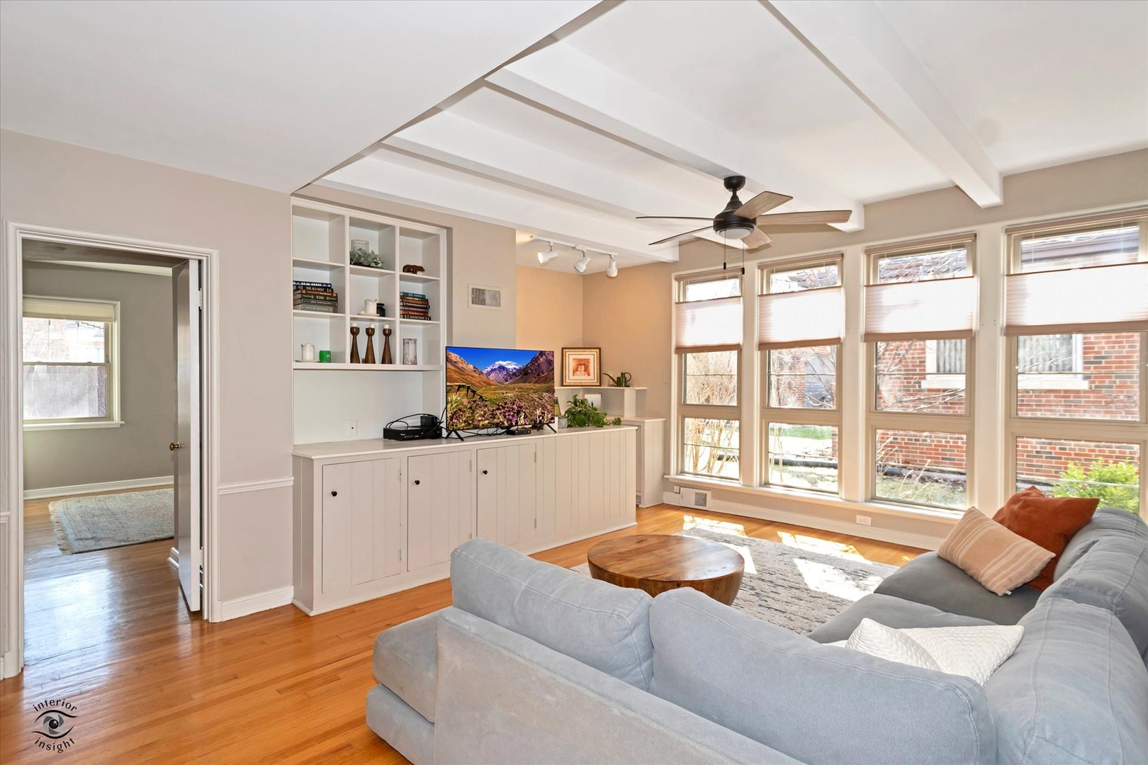 10025 South Hamilton Avenue Chicago, IL 60643 - Photo 12 of 51 a living room with furniture and a window