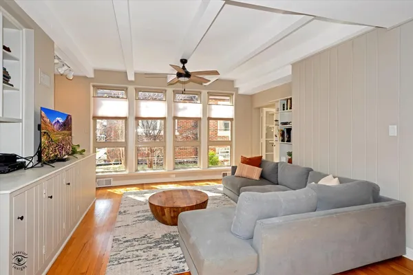 $585,000 | 10025 South Hamilton Avenue, Chicago, IL 60643