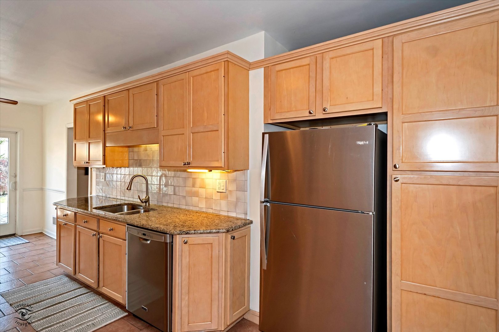 10025 South Hamilton Avenue Chicago, IL 60643 - Photo 20 of 51 a kitchen with stainless steel appliances granite countertop a refrigerator a washer and dryer