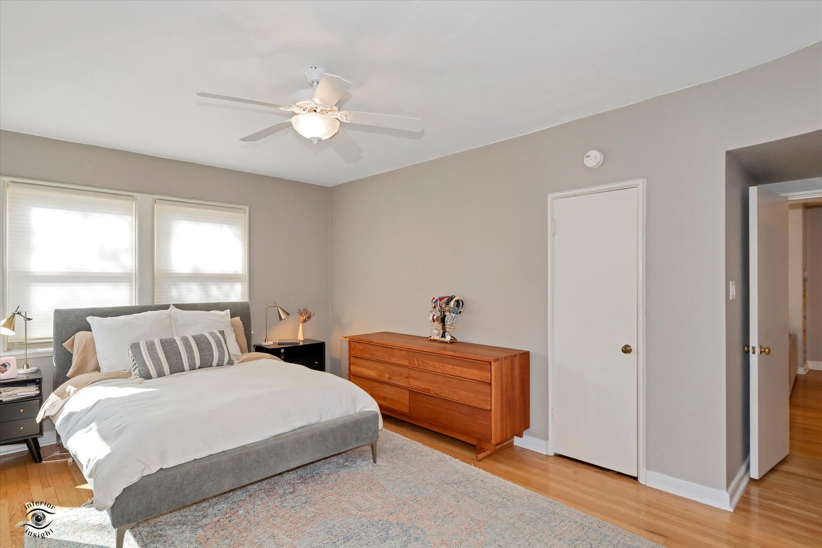 10025 South Hamilton Avenue Chicago, IL 60643 - Photo 26 of 51 a bedroom with two beds and a chandelier