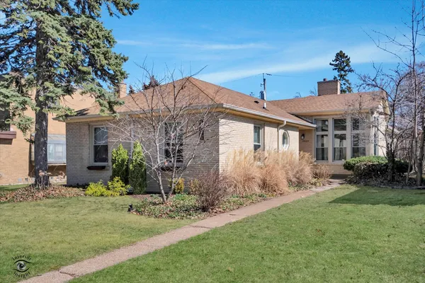 $585,000 | 10025 South Hamilton Avenue, Chicago, IL 60643