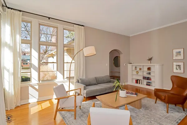$585,000 | 10025 South Hamilton Avenue, Chicago, IL 60643