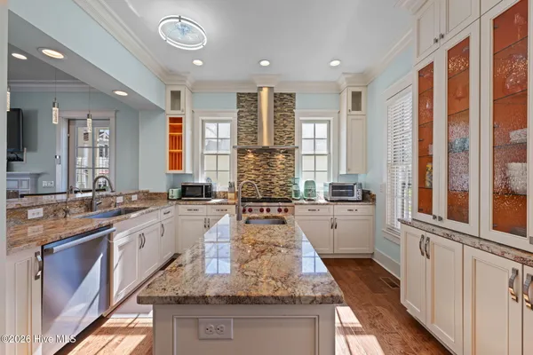 $849,000 | 28 Eastcove Way, Oriental, NC 28571