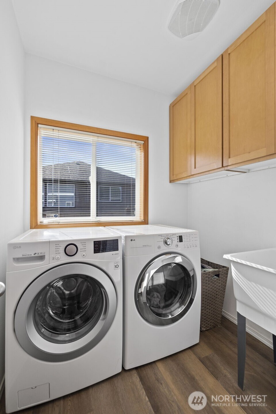 1496 Aberdeen Avenue Northeast Renton, WA 98056 - Photo 14 of 28 a utility room with dryer and washer