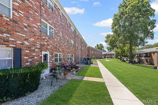 $85,000 | 3137 Roger Williams Drive, Unit A, Bridgeton, MO 63044