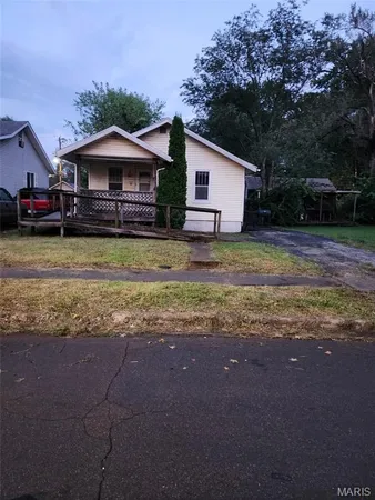 $50,000 | 2922 Marshall Avenue, Granite City, IL 62040