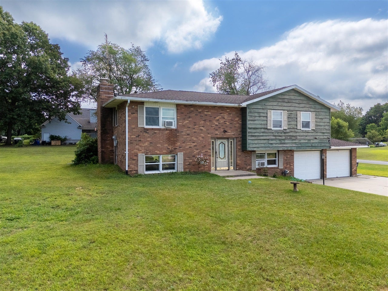 81611 White Oak Drive Decatur, MI 49045 - Photo 2 of 38 Gallery Image 2