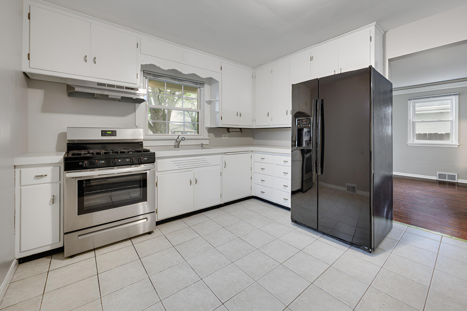 25 North Iowa Avenue Addison, IL 60101 - Photo 7 of 24