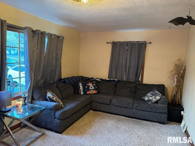 $179,000 | 143 Cherry Lane, Washington, IL 61571