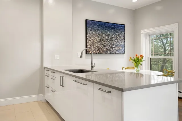 a close view of sink and tap