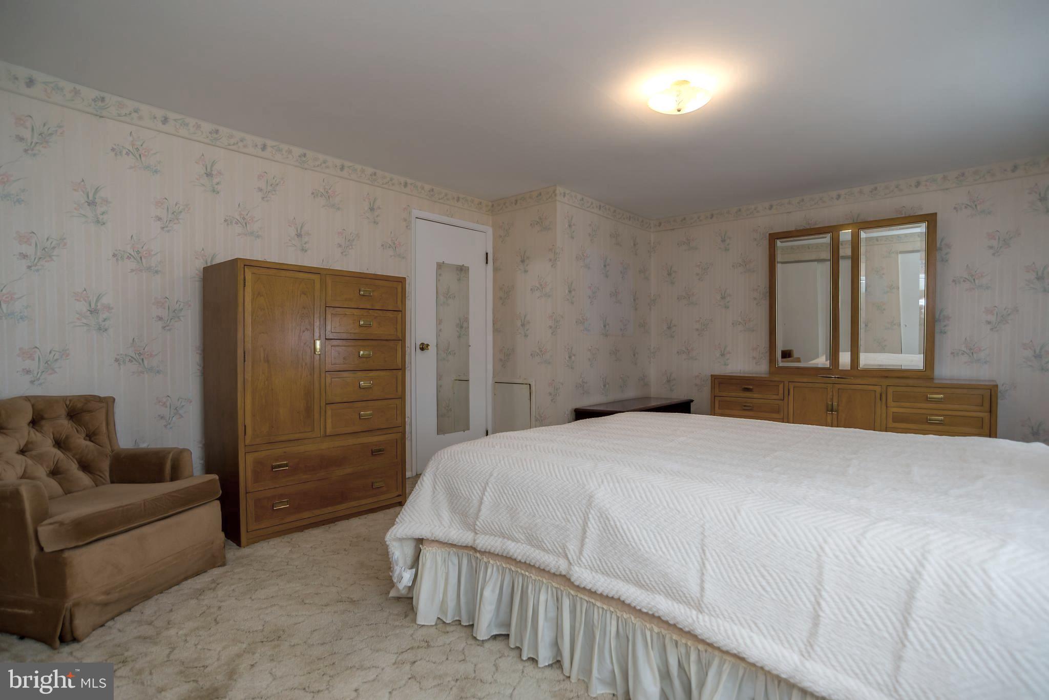 12554 Fedor Road Philadelphia, PA 19154 - Photo 17 of 38 Main Bedroom