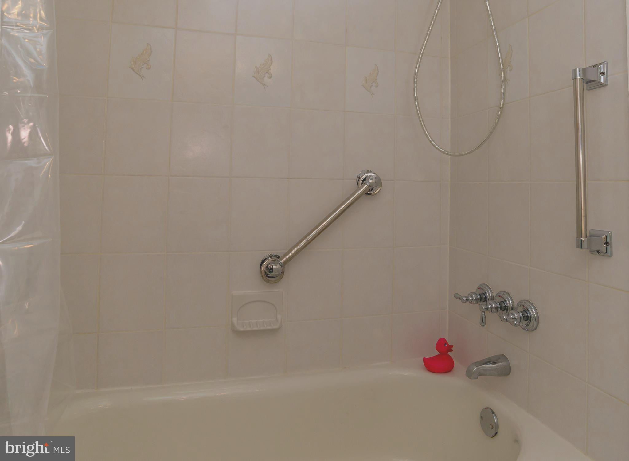 12554 Fedor Road Philadelphia, PA 19154 - Photo 23 of 38 Full Bath