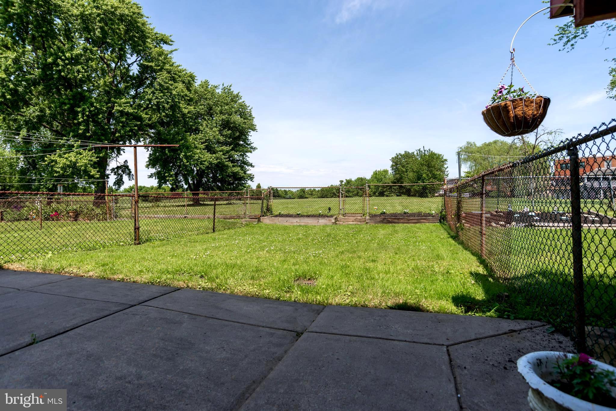 12554 Fedor Road Philadelphia, PA 19154 - Photo 33 of 38