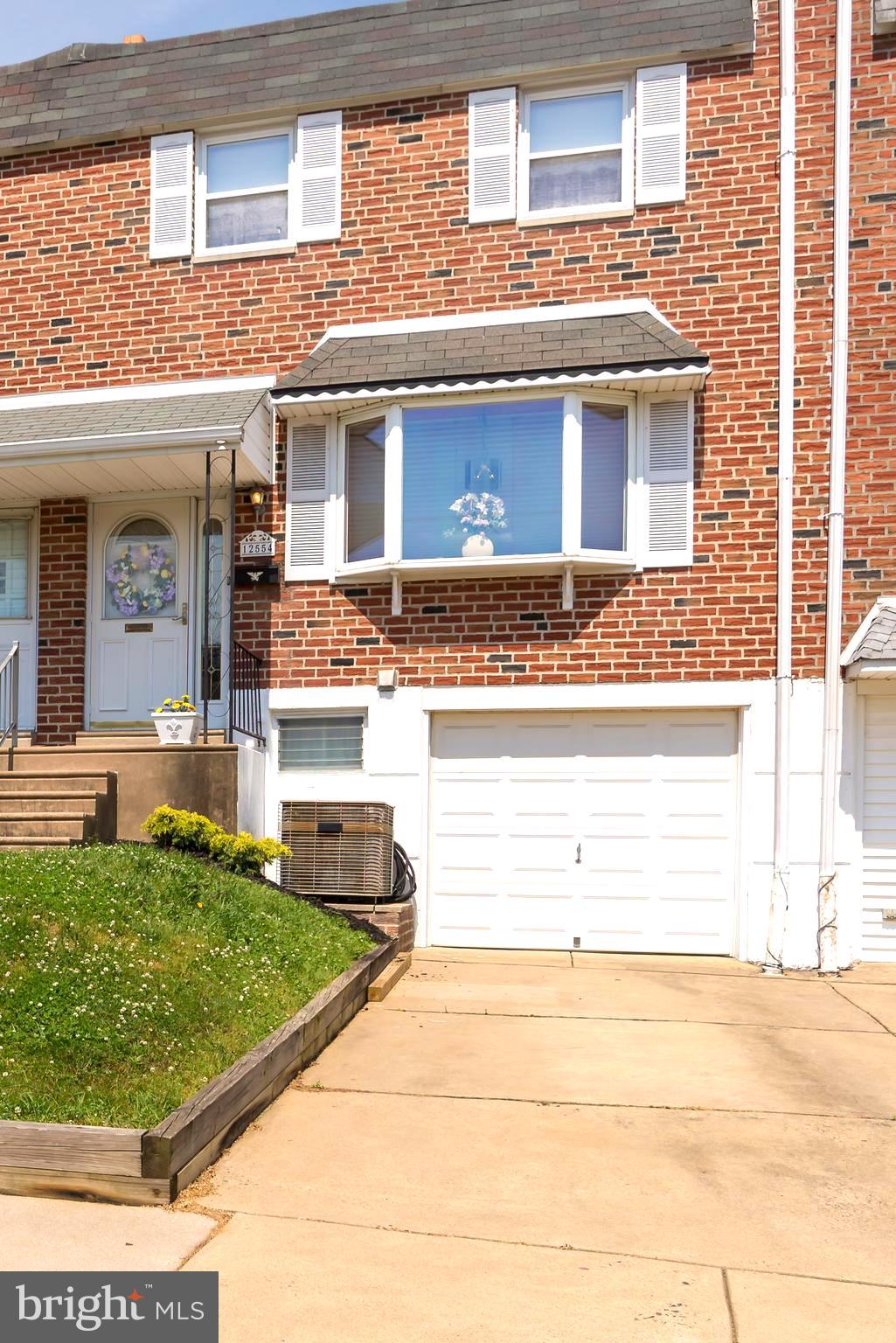 12554 Fedor Road Philadelphia, PA 19154 - Photo 37 of 38 Driveway
