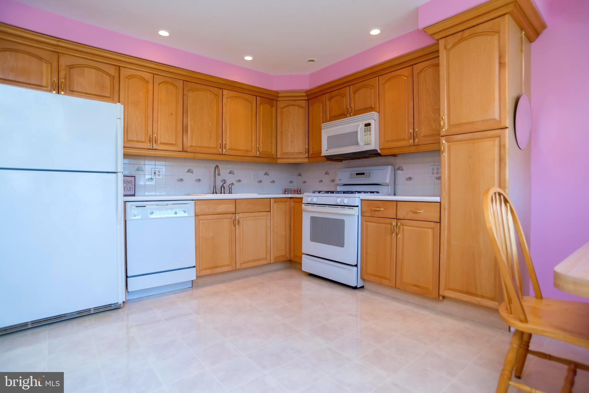 12554 Fedor Road Philadelphia, PA 19154 - Photo 7 of 38 Kitchen