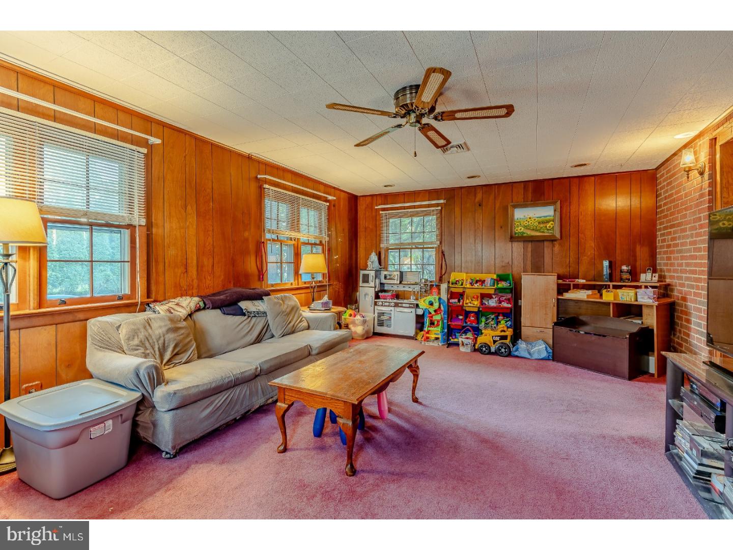 557 Maplewood Road Springfield, PA 19064 - Photo 14 of 25 Family Room