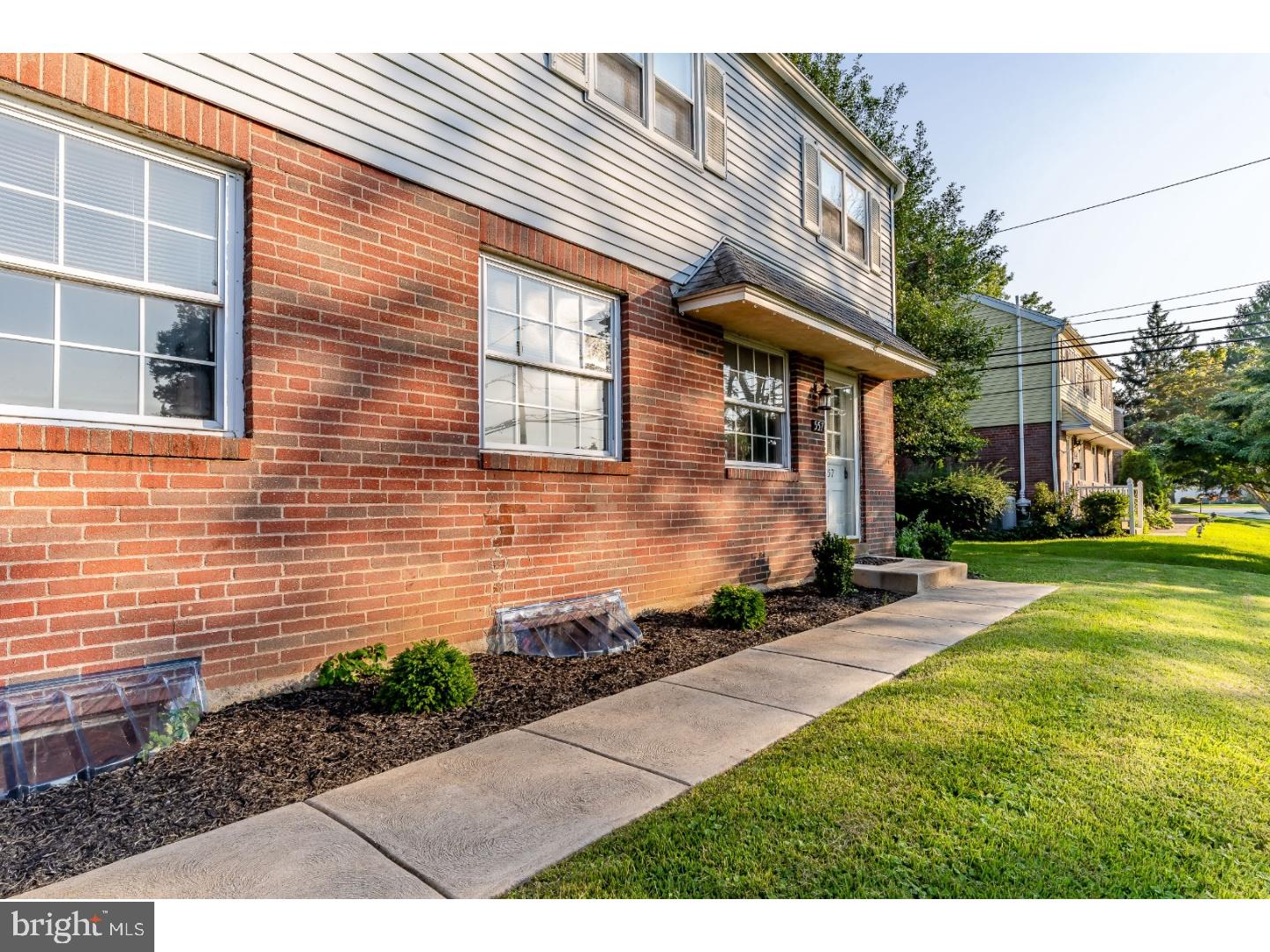 557 Maplewood Road Springfield, PA 19064 - Photo 3 of 25 Exterior Front