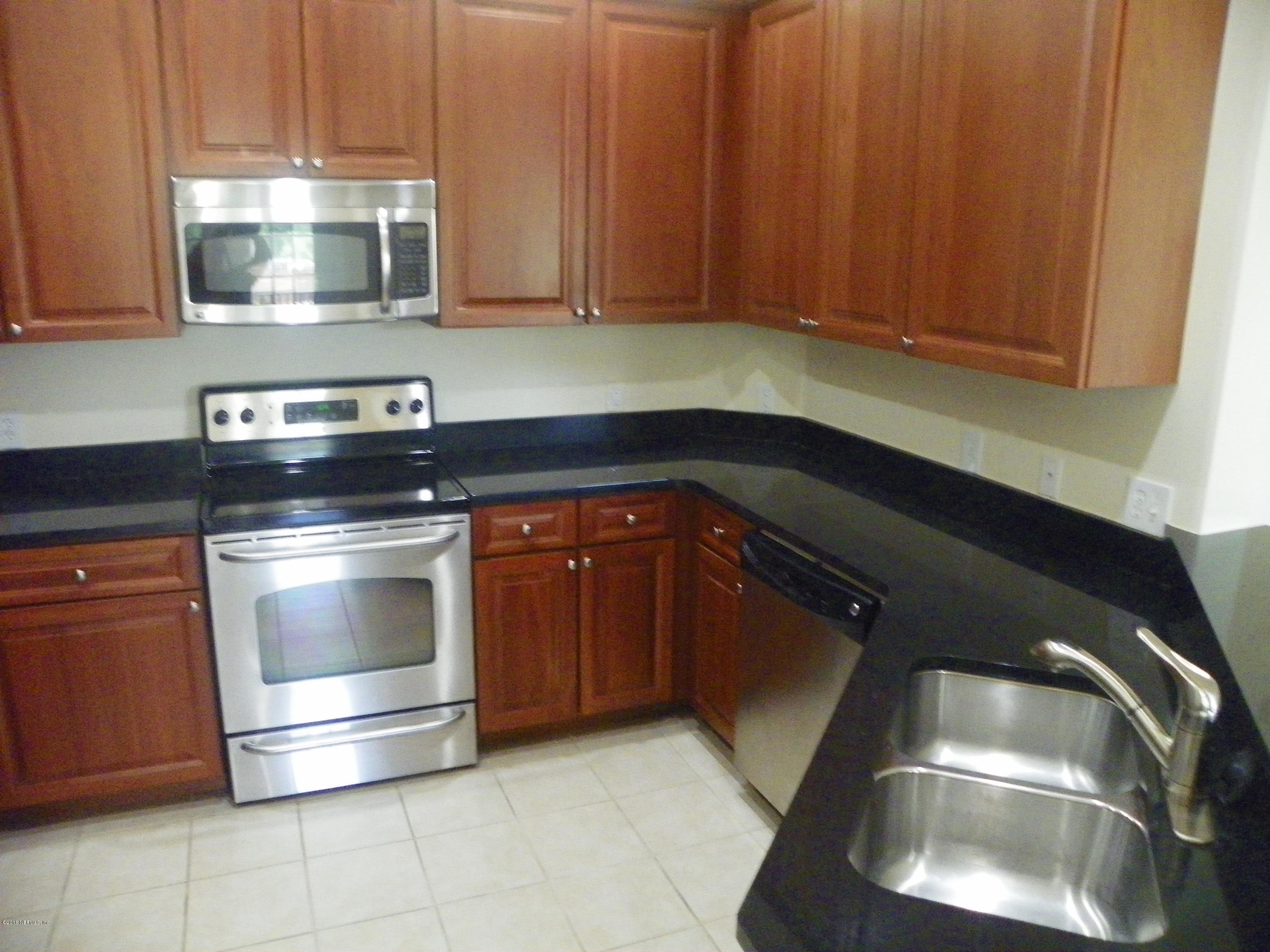 2017 Pond Ridge Court, Unit 1006 Fleming Island, FL 32003 - Photo 4 of 23 KITCHEN