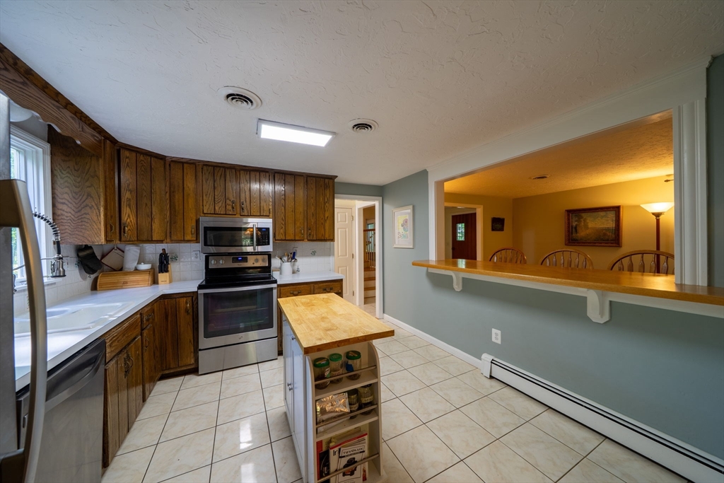 10 Trayer Road Canton, MA 02021 - Photo 4 of 32