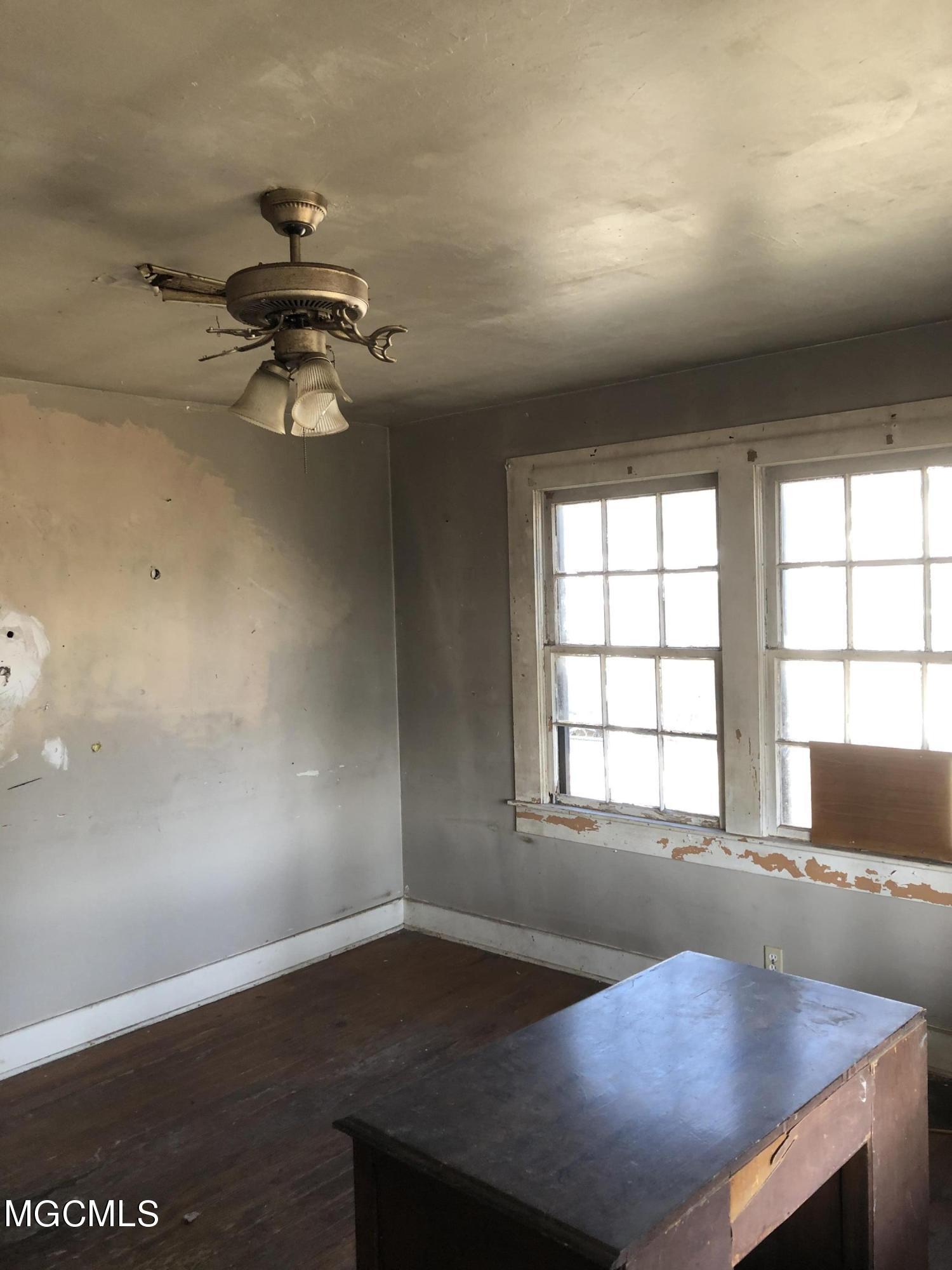 723 Courthouse Road Gulfport, MS 39507 - Photo 5 of 12 IMG_9714