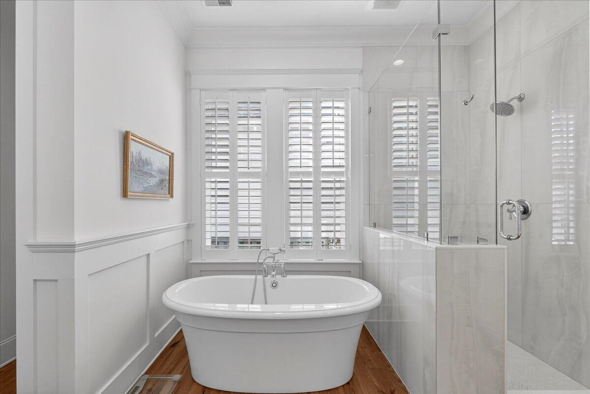 1461 Hale Road Mount Pleasant, SC 29464 - Photo 15 of 54 Large Soaking Tub