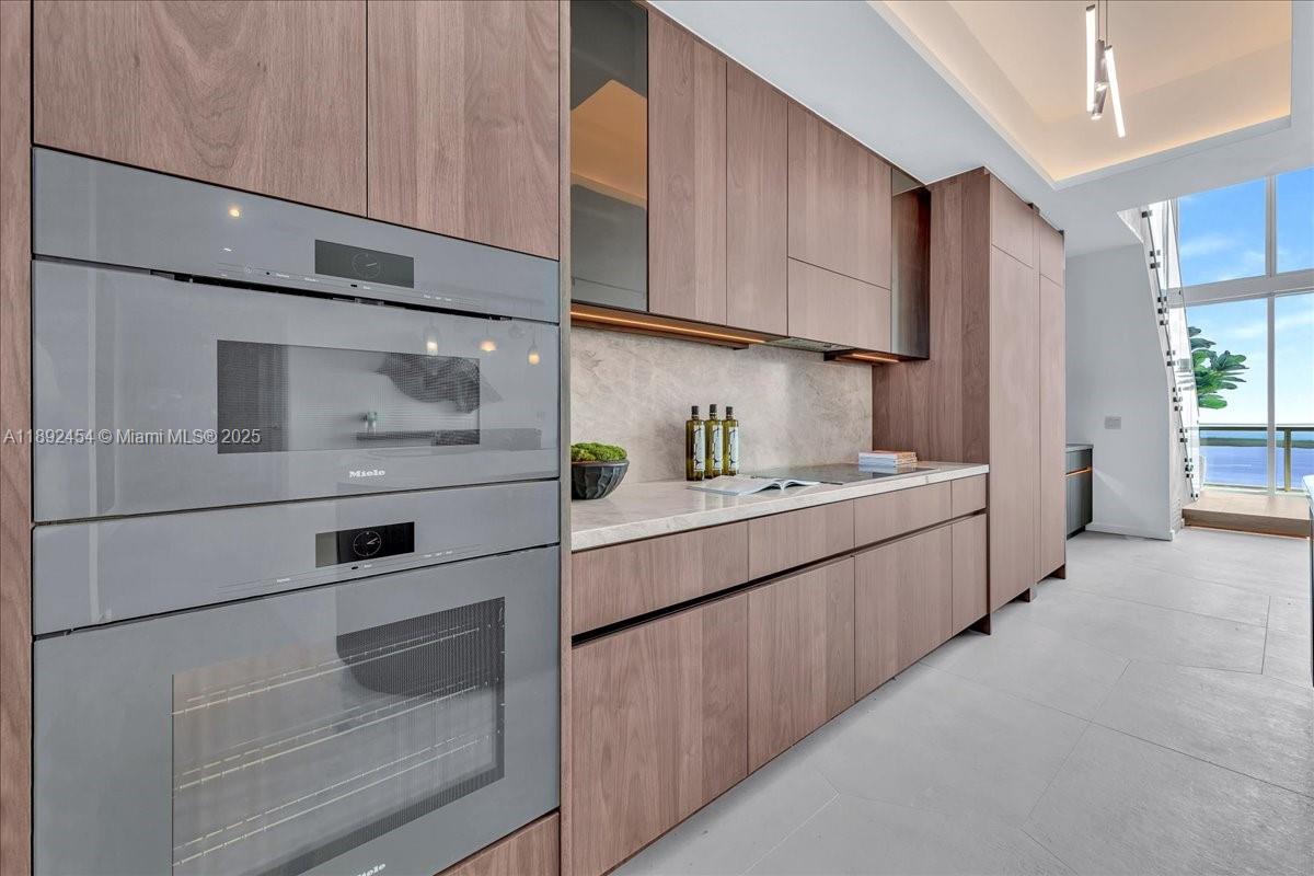 888 Biscayne Boulevard, Unit PH5704 Miami, FL 33132 - Photo 14 of 62