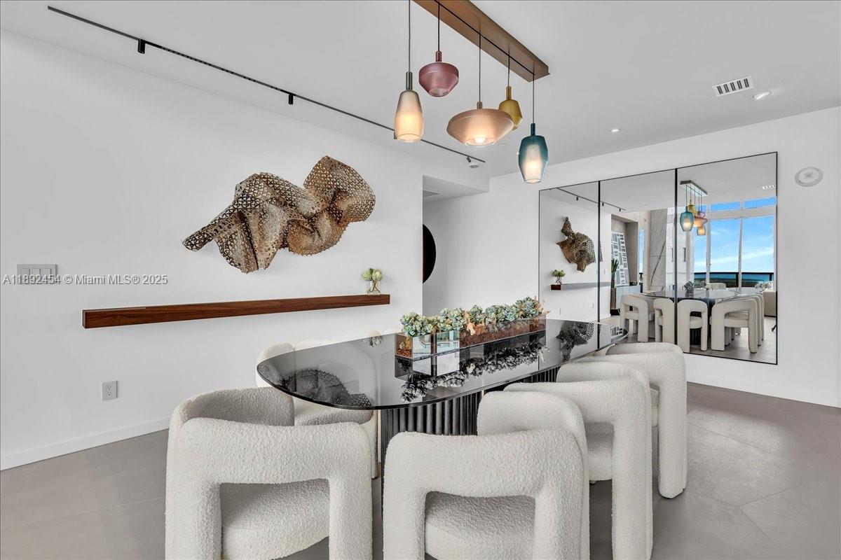 888 Biscayne Boulevard, Unit PH5704 Miami, FL 33132 - Photo 25 of 62