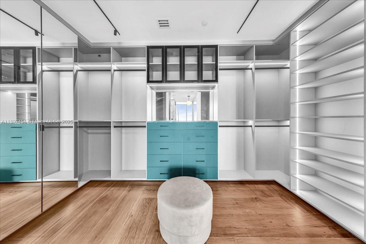 888 Biscayne Boulevard, Unit PH5704 Miami, FL 33132 - Photo 57 of 62