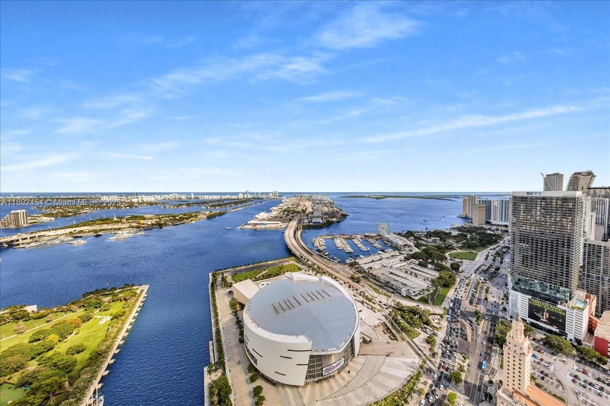 888 Biscayne Boulevard, Unit PH5704 Miami, FL 33132 - Photo 58 of 62 a view of a terrace with furniture