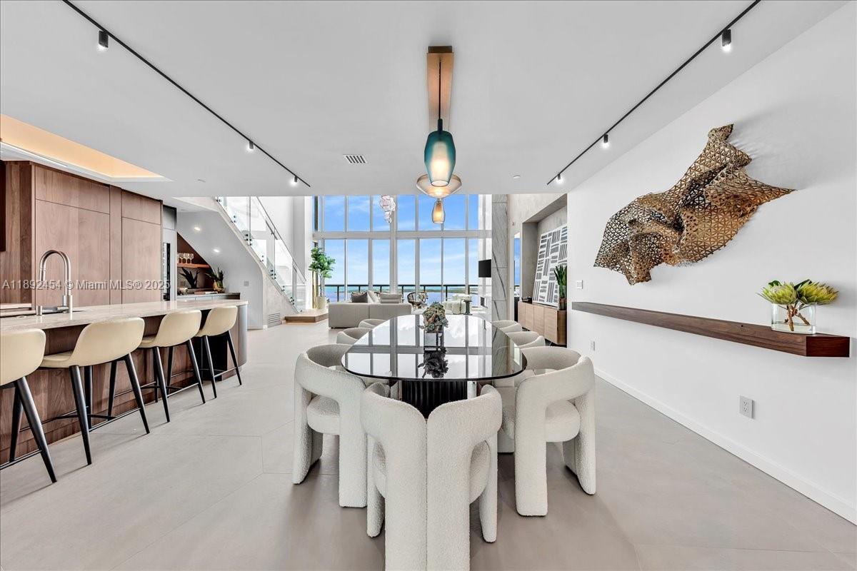 888 Biscayne Boulevard, Unit PH5704 Miami, FL 33132 - Photo 6 of 62